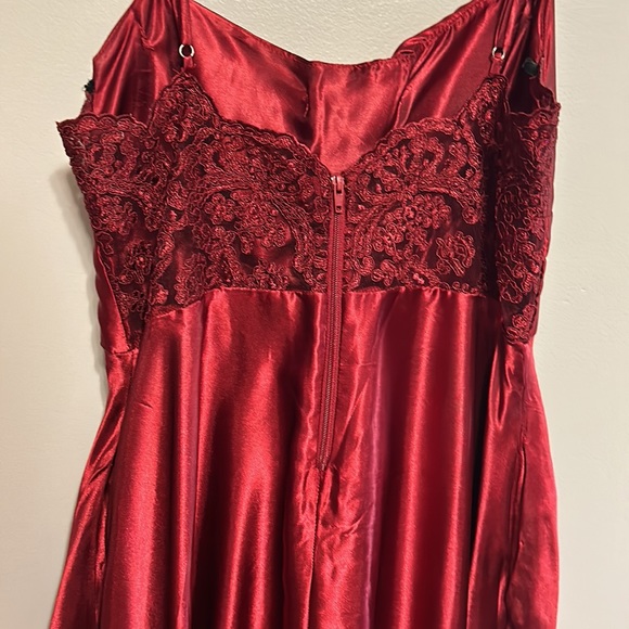 Red Prom Dress - Picture 4 of 7